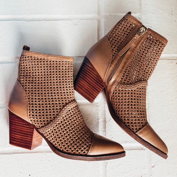 Sam Edelman Shoes - ✨NWOT SAM EDELMAN Tan Woven Heeled Boots✨